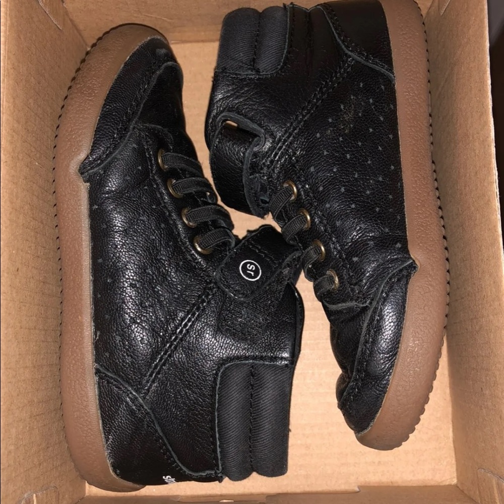 Stride rite sneaker/shoes